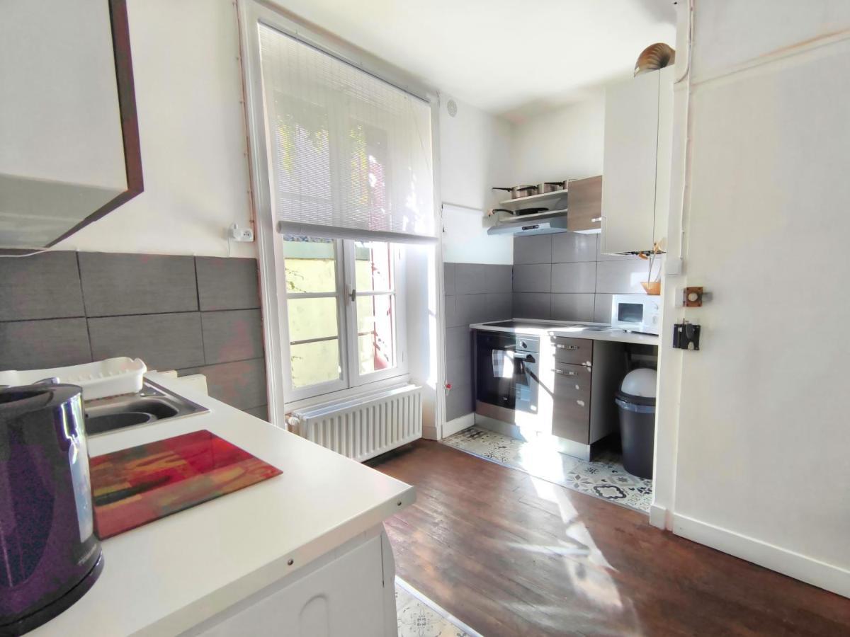 Number 22 - Le Dorat - Apartment One With Garden & Free Parking Buitenkant foto